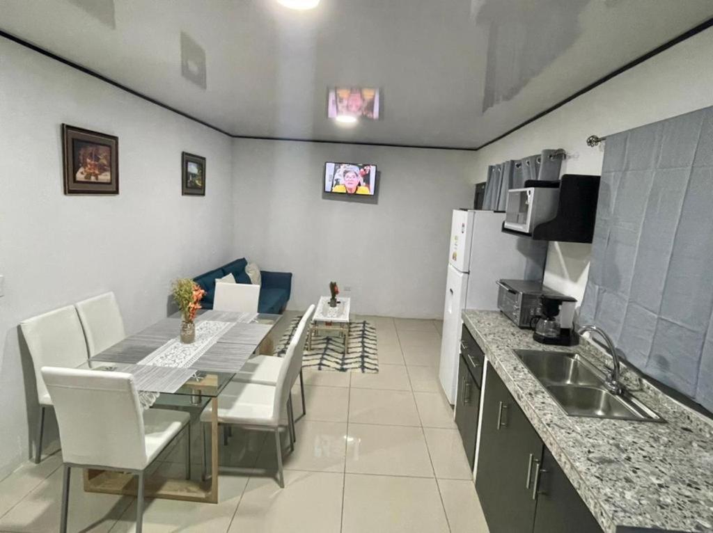 Apartamentos Cielo #1, Airport Juan Santamaria Alajuela Extérieur photo